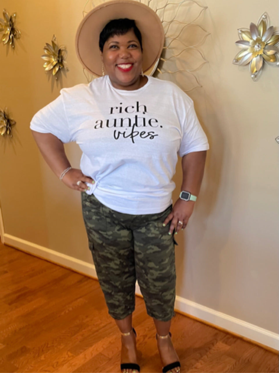 Rich Auntie Vibes T-shirt - White